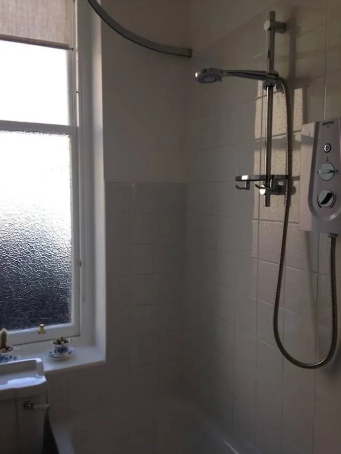 Апартаменты 2 Bedroom Flat In Holyrood Park Sleeps 5 Эдинбург