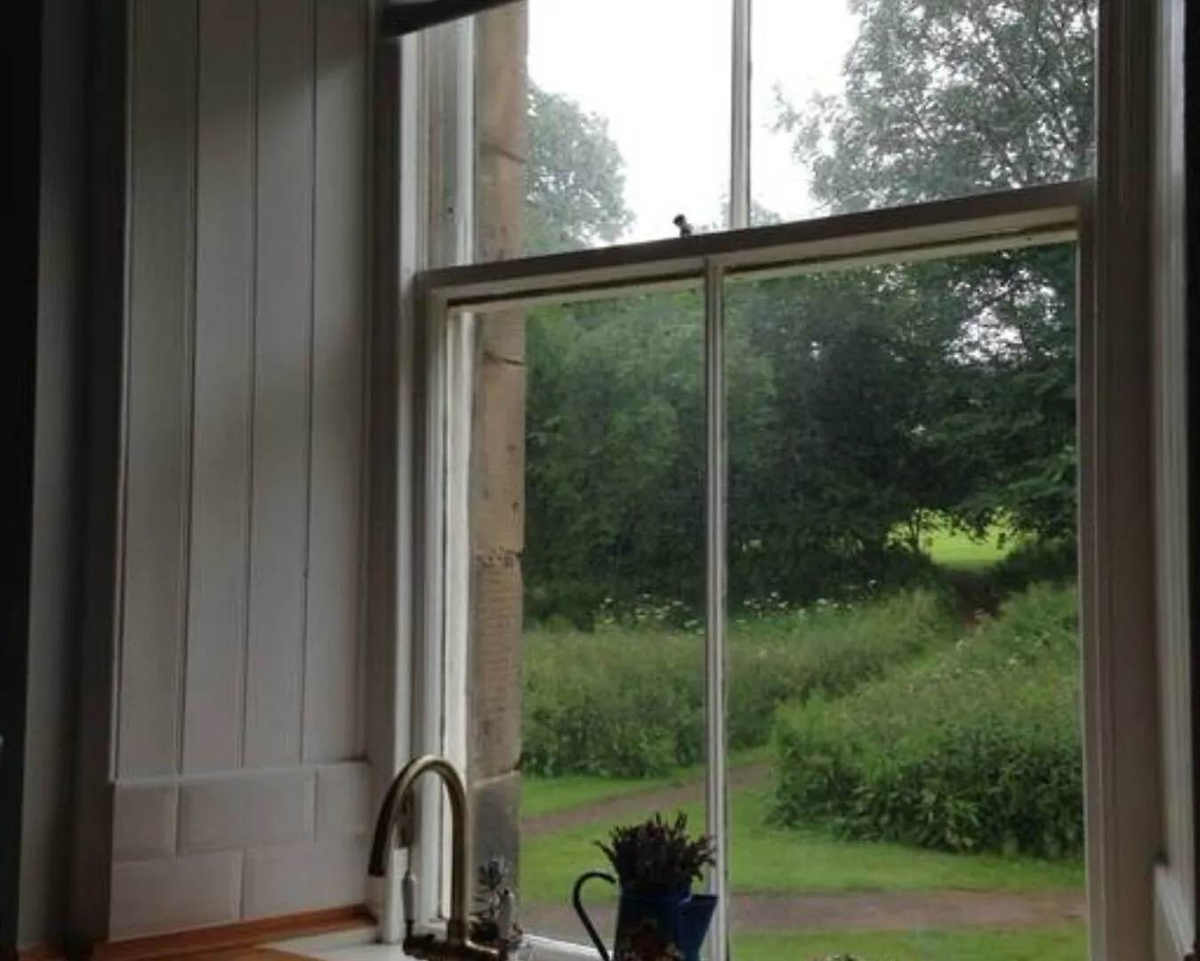 2 Bedroom Flat In Holyrood Park Sleeps 5 Эдинбург Великобритания