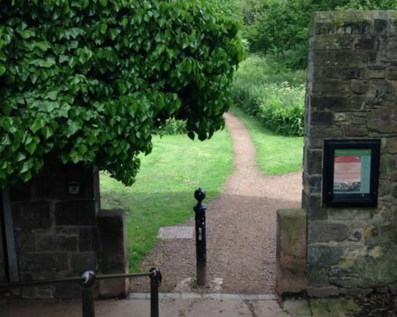 Апартаменты 2 Bedroom Flat In Holyrood Park Sleeps 5 Эдинбург